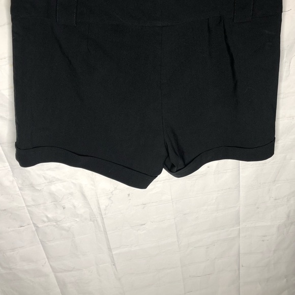 CLEVELAND NEW YORK STREET Women's CUFFED STRETCH SHORTS Black Size 18 - Picture 2 of 8
